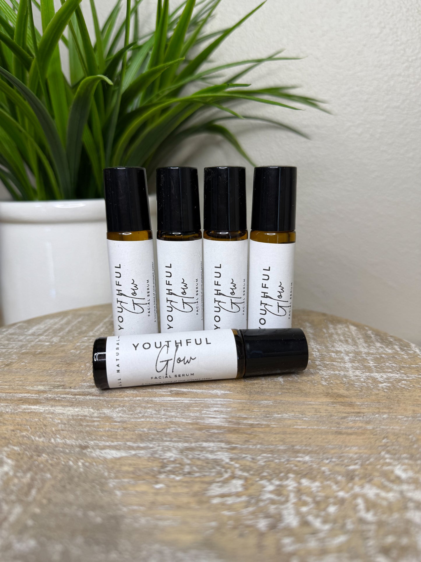 Youthful Glow Facial Serum – Roller